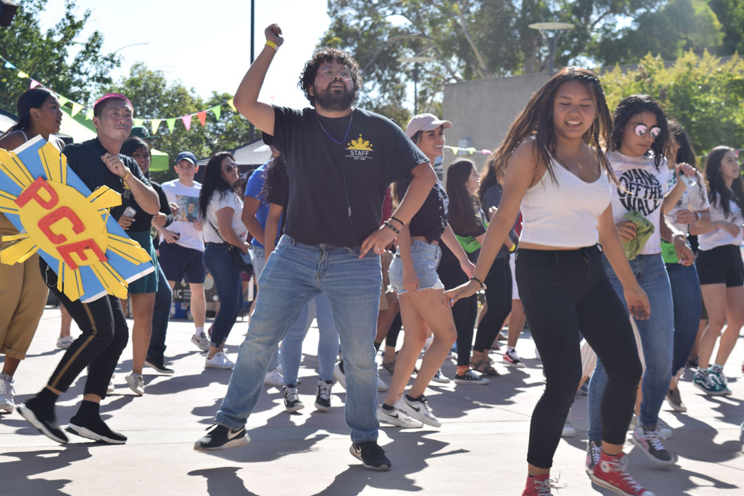 October 12, 2019 | UU Plaza | At the end of the day, Kanazawa's words came true in the form of a dance circle. There students came together and danced a variety of styles that ranged from the the macarena to line dance or to their own style.